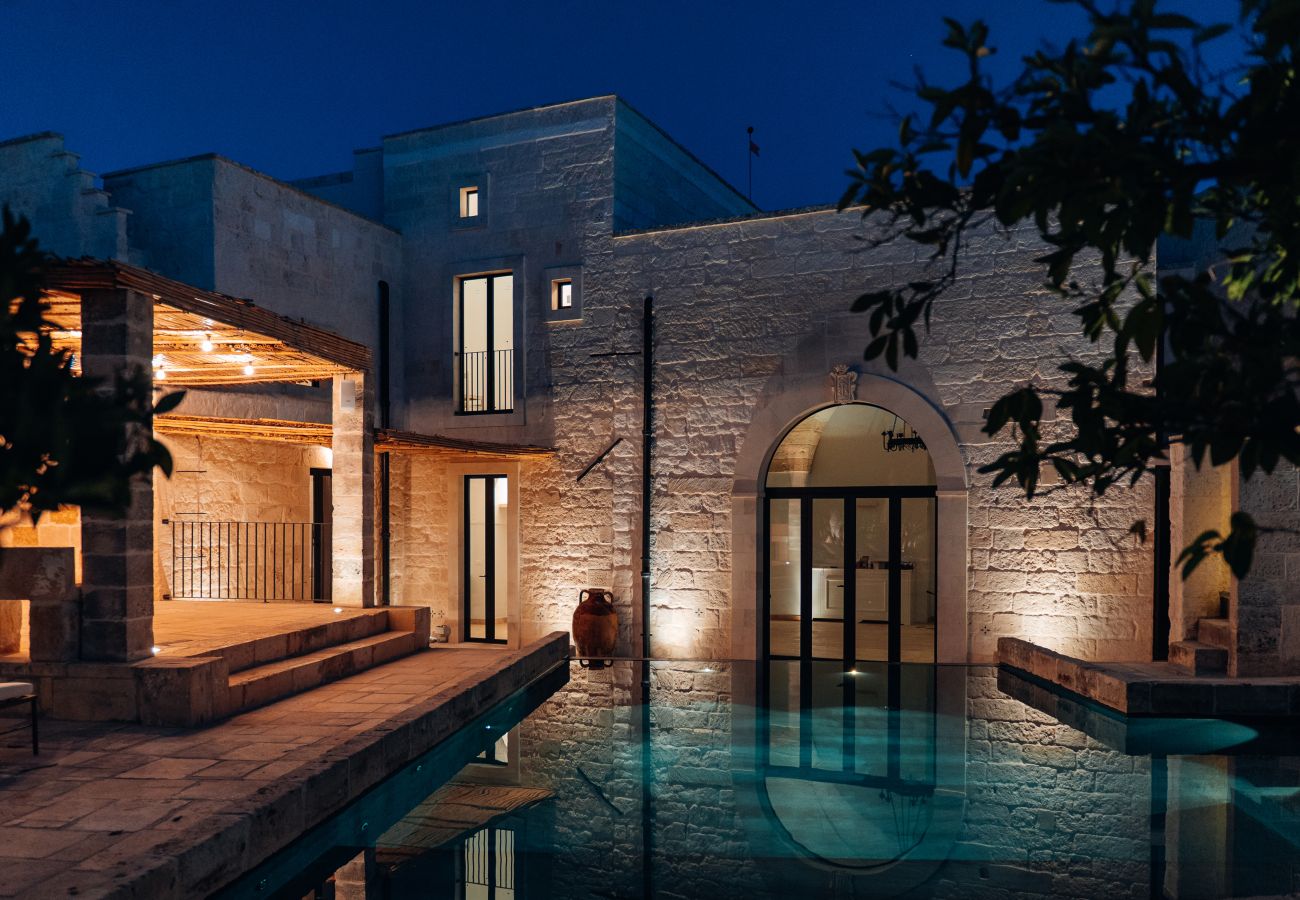 Villa a San Cassiano - Stupenda tenuta con piscina in borgo storico