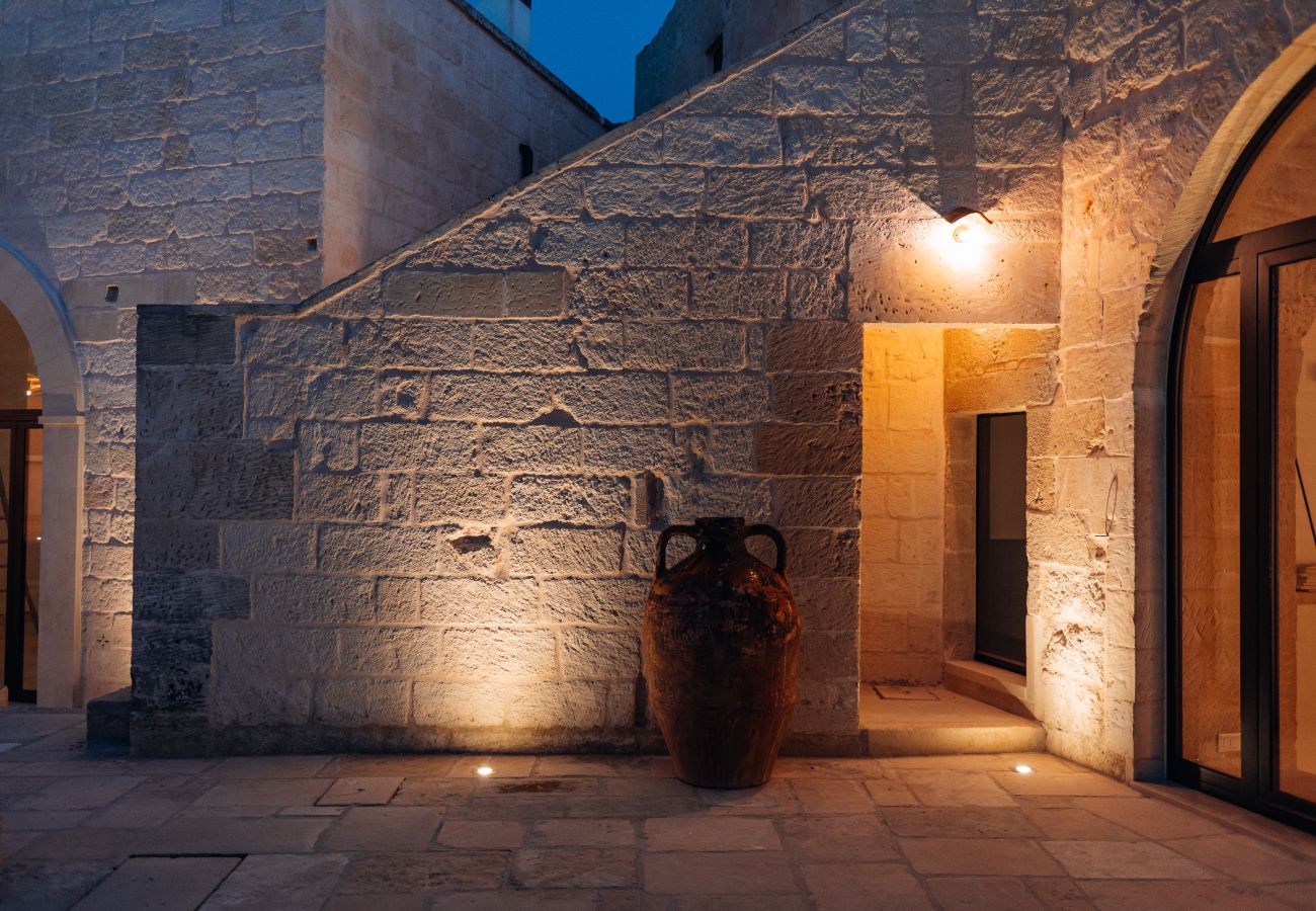 Villa a San Cassiano - Stupenda tenuta con piscina in borgo storico