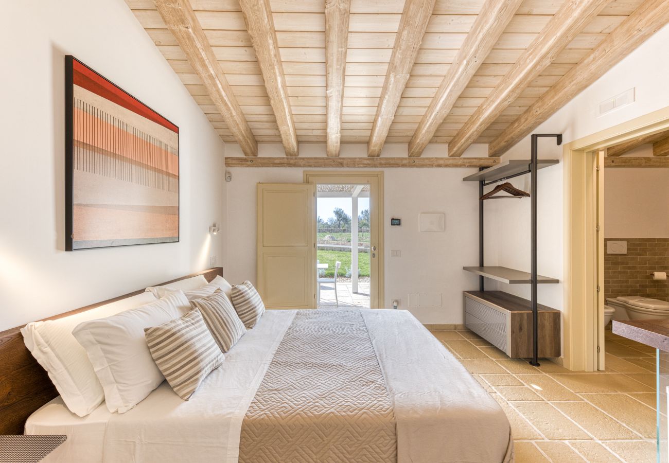 Villa a Ugento - Stupenda villa di campagna con ampia piscina e giardino