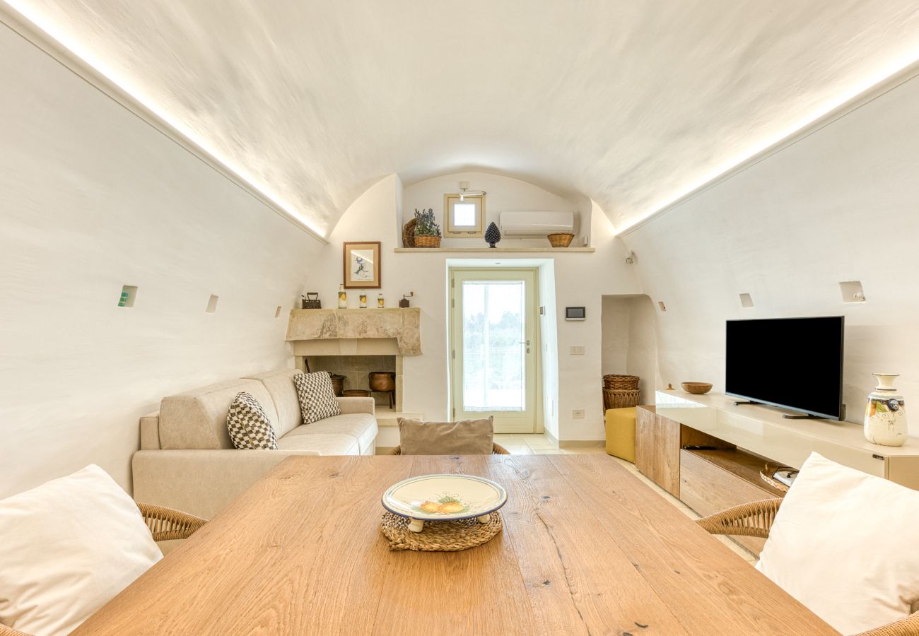 Villa a Ugento - Stupenda villa di campagna con ampia piscina e giardino