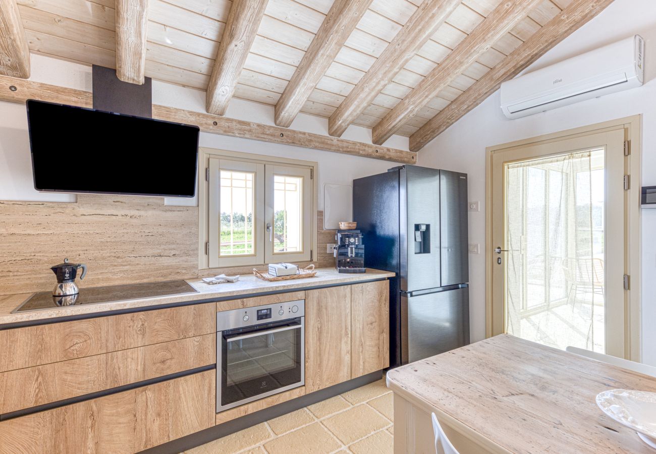 Villa a Ugento - Stupenda villa di campagna con ampia piscina e giardino