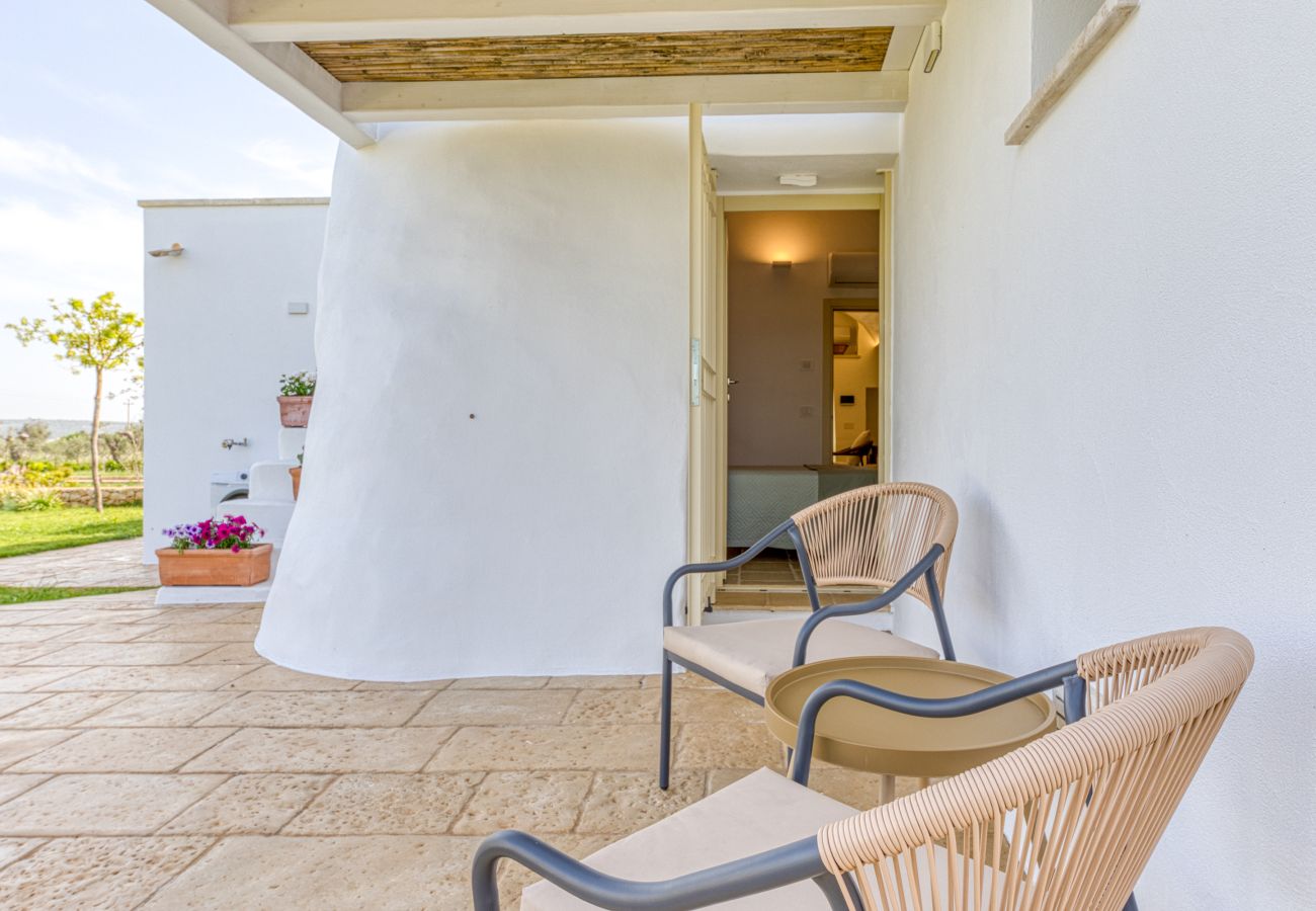 Villa a Ugento - Stupenda villa di campagna con ampia piscina e giardino