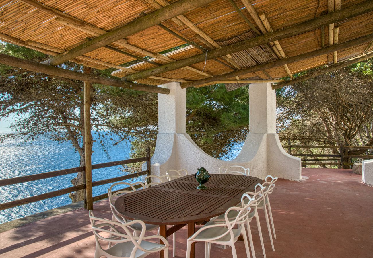 Villa a Castro - Villa unica con accesso al mare e splendida vista (casa A)