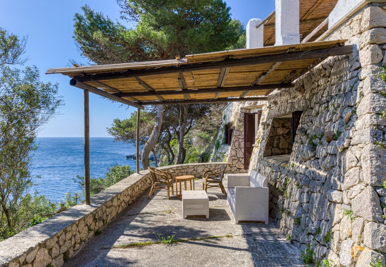 Villa a Castro - Villa unica con accesso al mare e splendida vista (casa A)