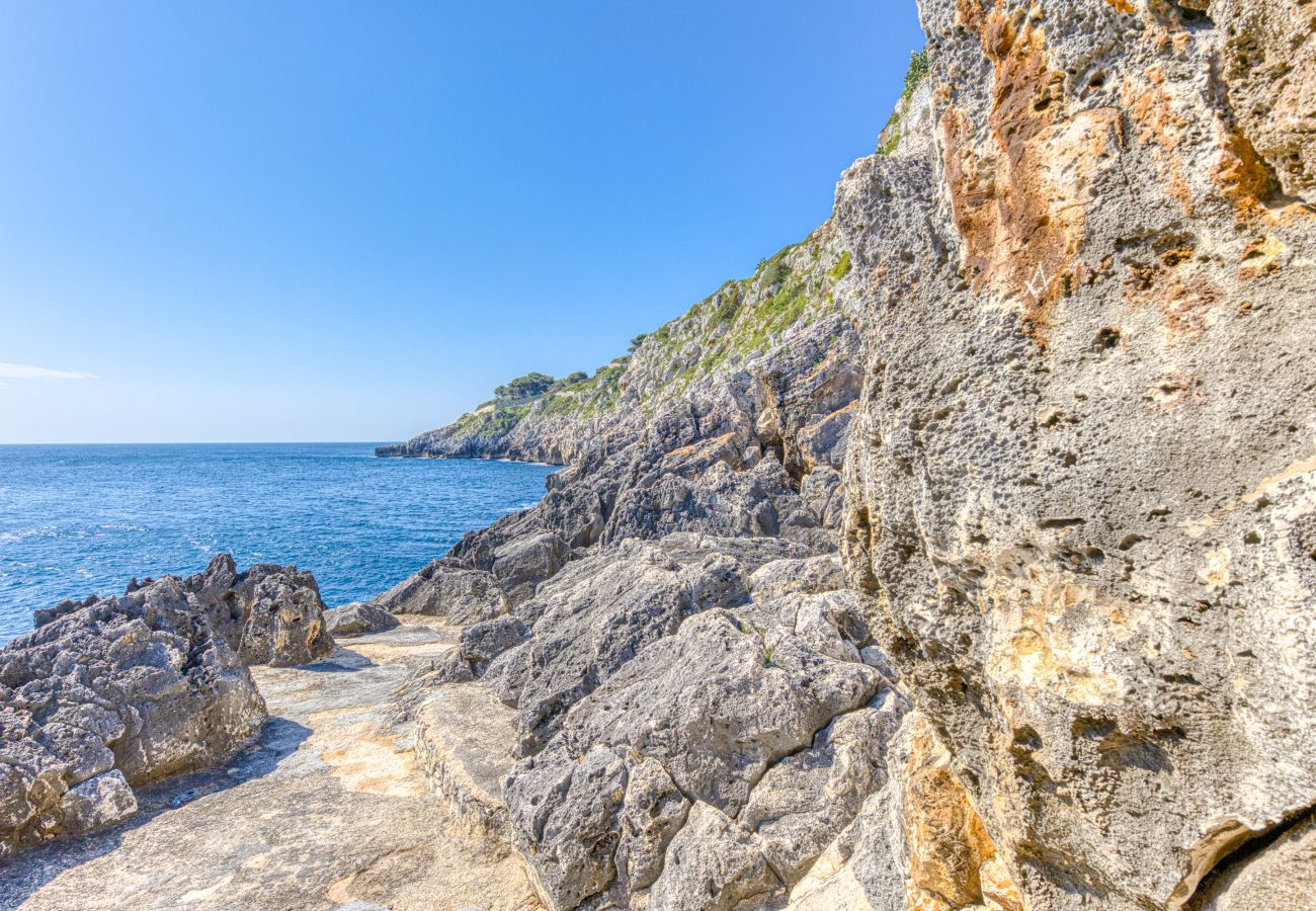 Villa a Castro - Villa unica con accesso al mare e splendida vista (casa A)