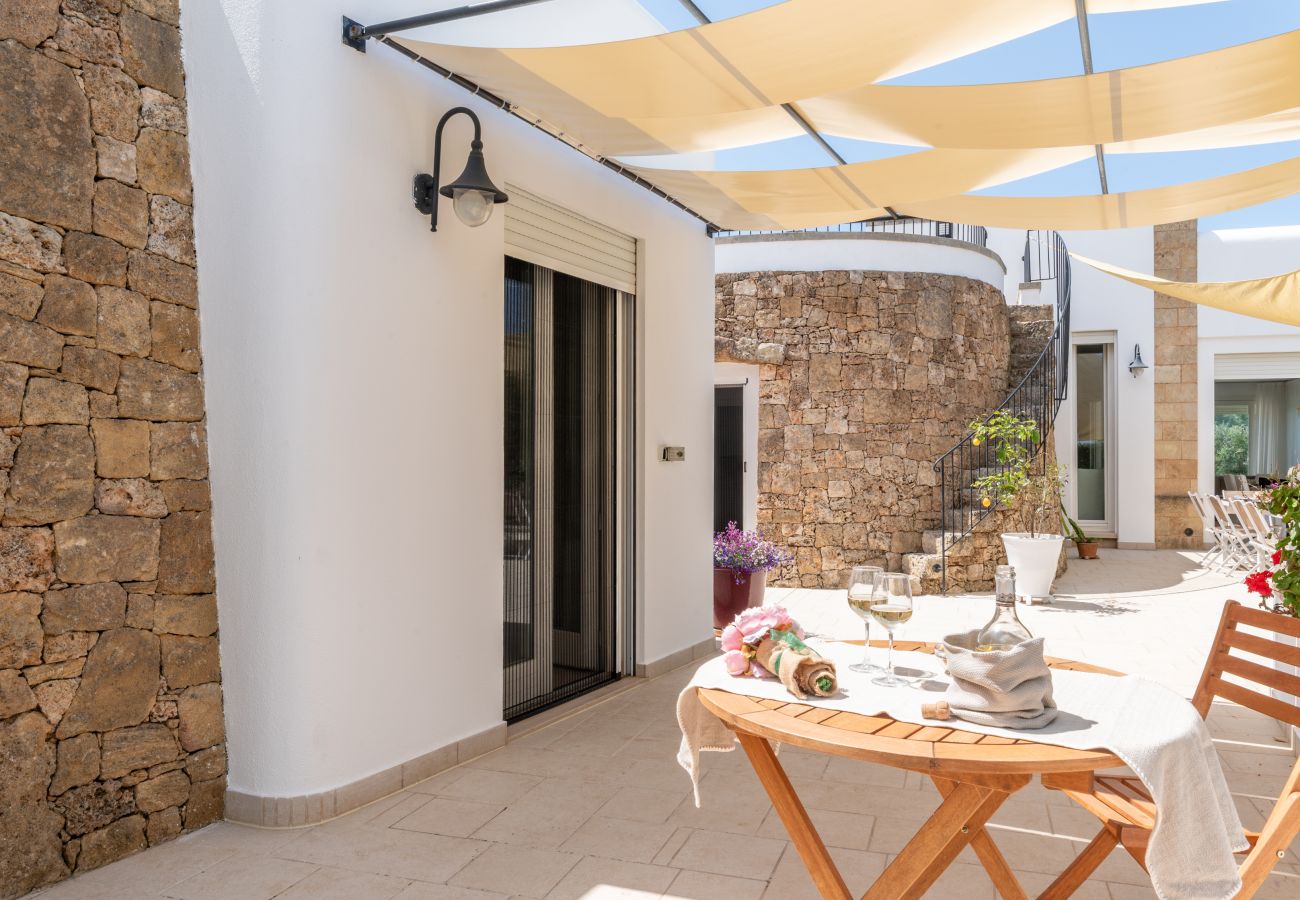 Villa a Torre San Giovanni - Stupenda villa zona spiagge con piscina e giardino