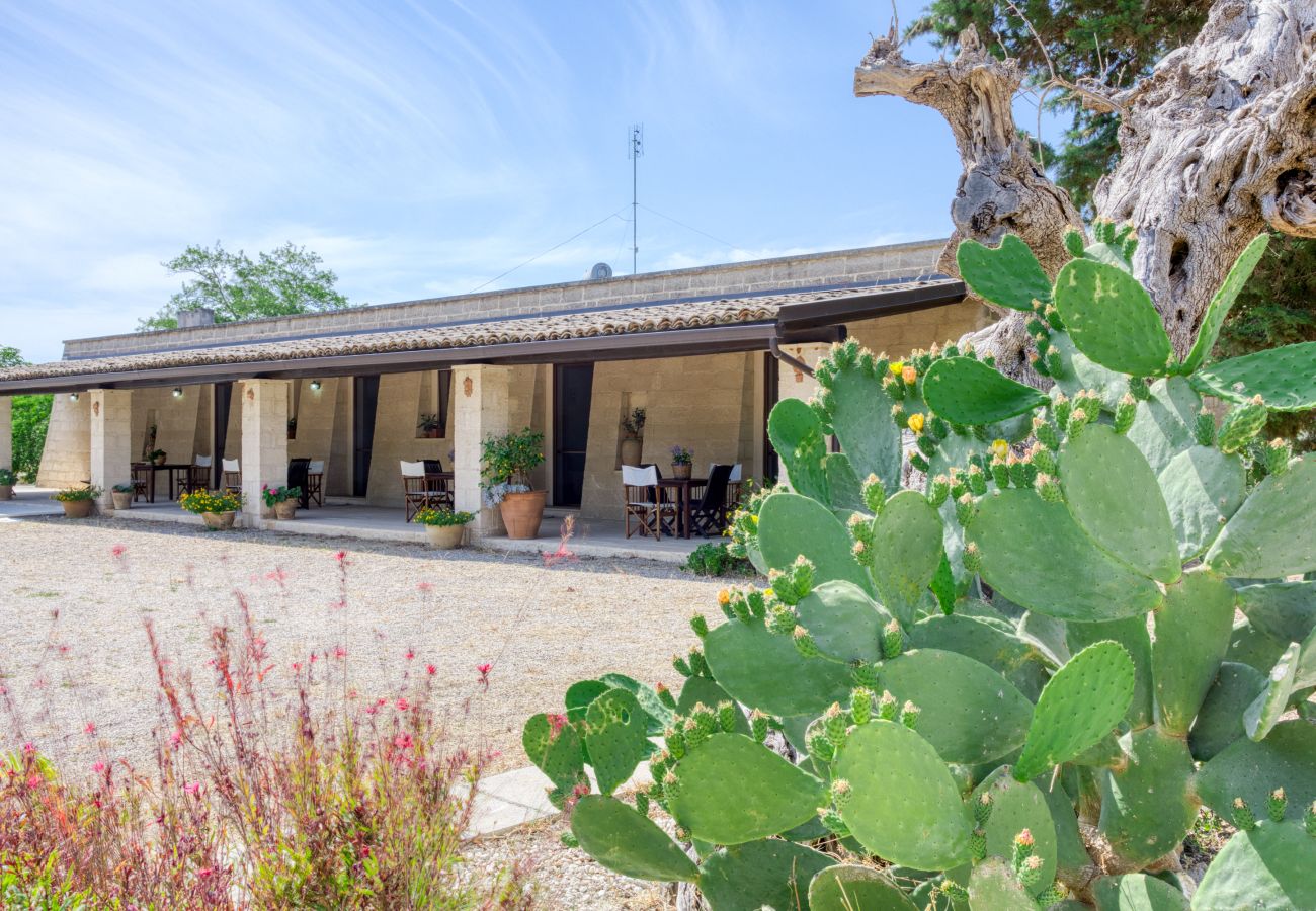 Villa a Casarano - Intero agriturismo con piscina a uso esclusivo
