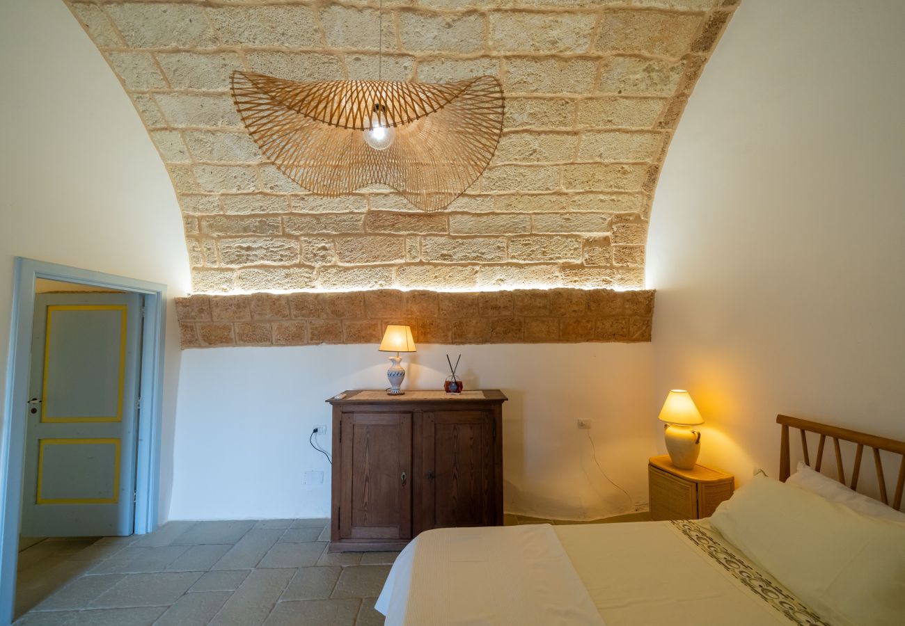 Villa a Leuca - Un gioiellino: antica casa di campagna con piscina