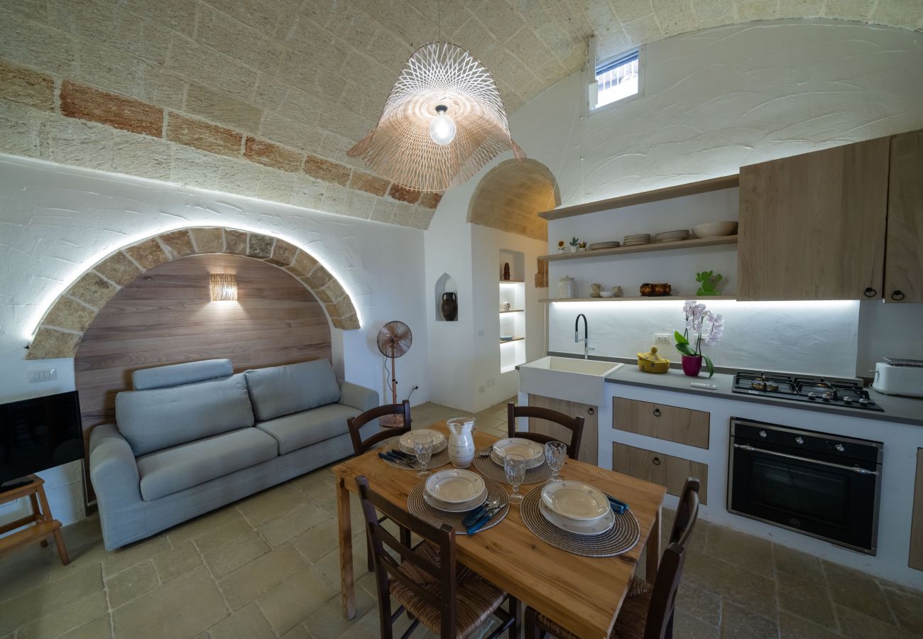 Villa a Leuca - Un gioiellino: antica casa di campagna con piscina