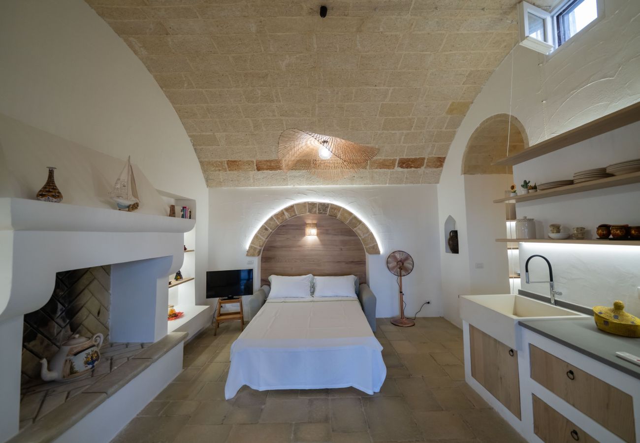 Villa a Leuca - Un gioiellino: antica casa di campagna con piscina