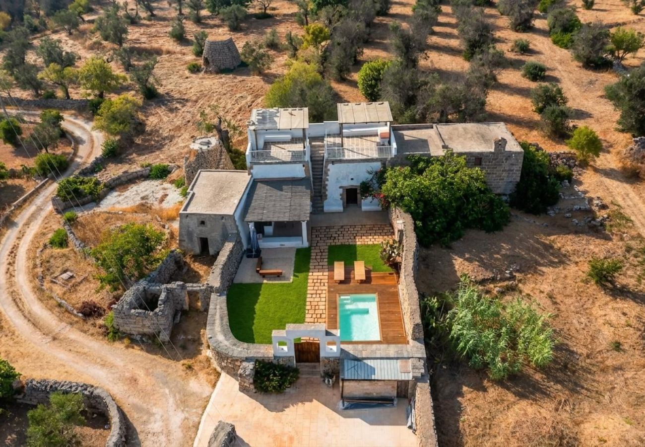 Villa a Leuca - Un gioiellino: antica casa di campagna con piscina