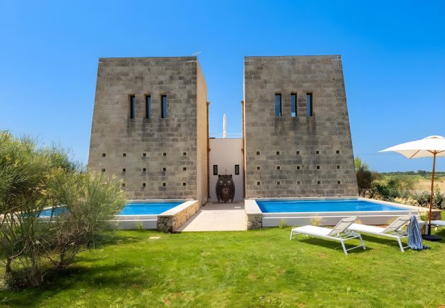 Villa a Gallipoli - Lussuosa Villa Torre con 2 piscine vicino spiaggia