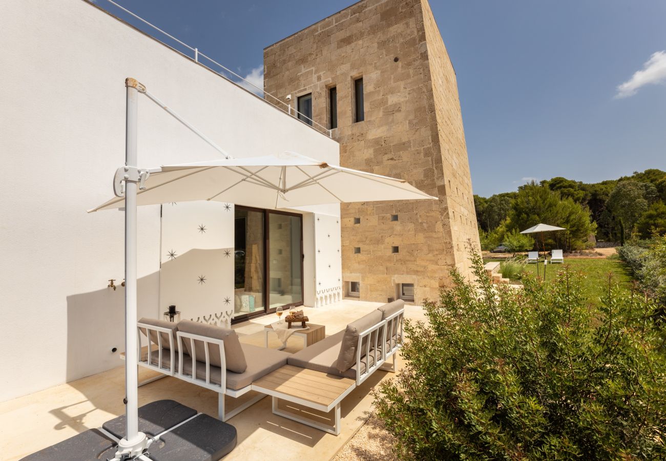 Villa a Gallipoli - Lussuosa Villa Torre con 2 piscine vicino spiaggia