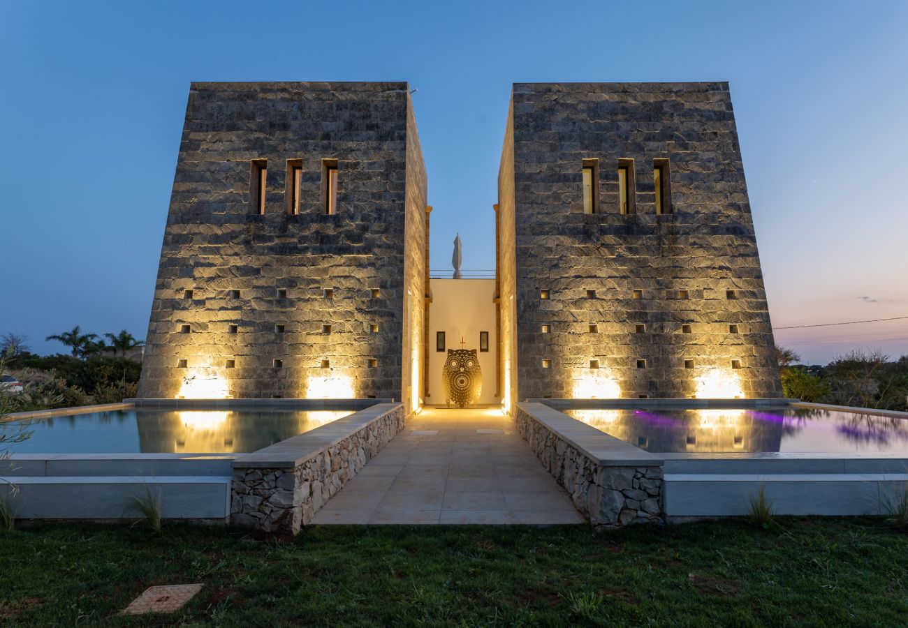 Villa a Gallipoli - Lussuosa Villa Torre con 2 piscine vicino spiaggia
