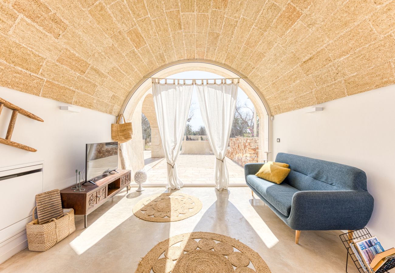 Villa a Pescoluse - Graziosa villa con piscina a 2 km dal mare