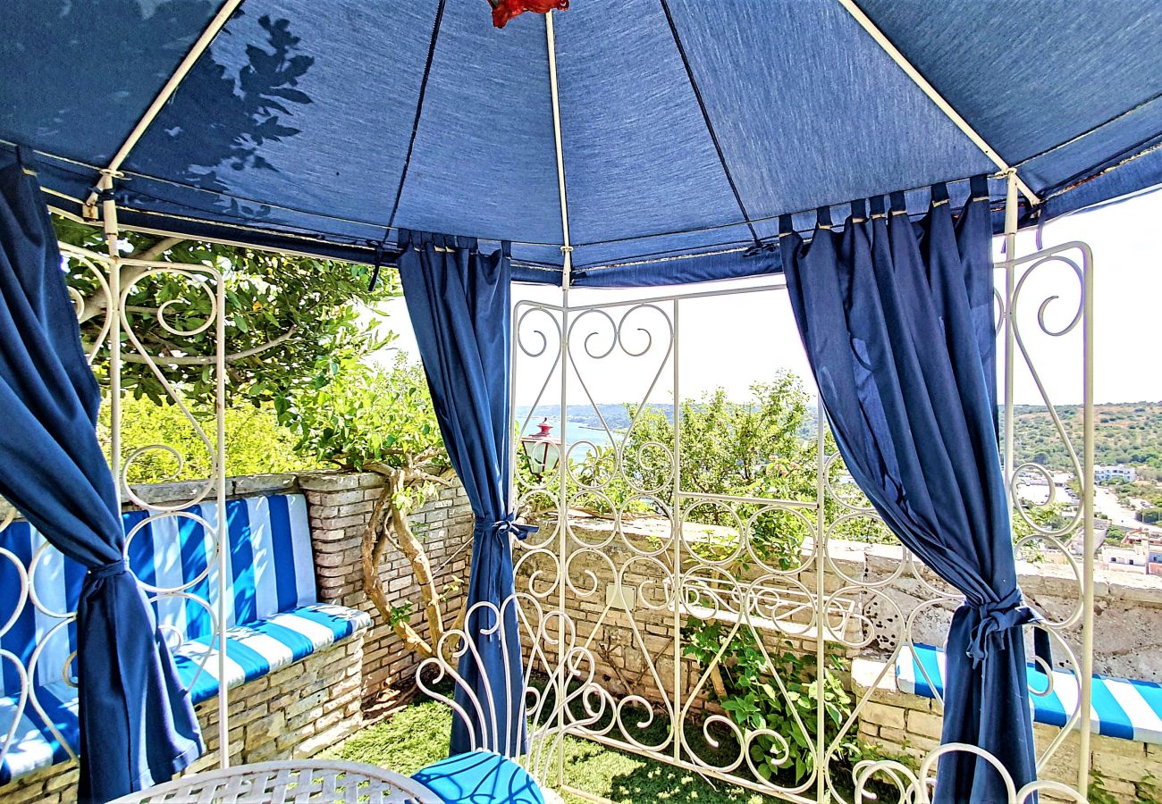 Casa a Castro - Antica casa nel castro: jacuzzi vista mare strepitosa