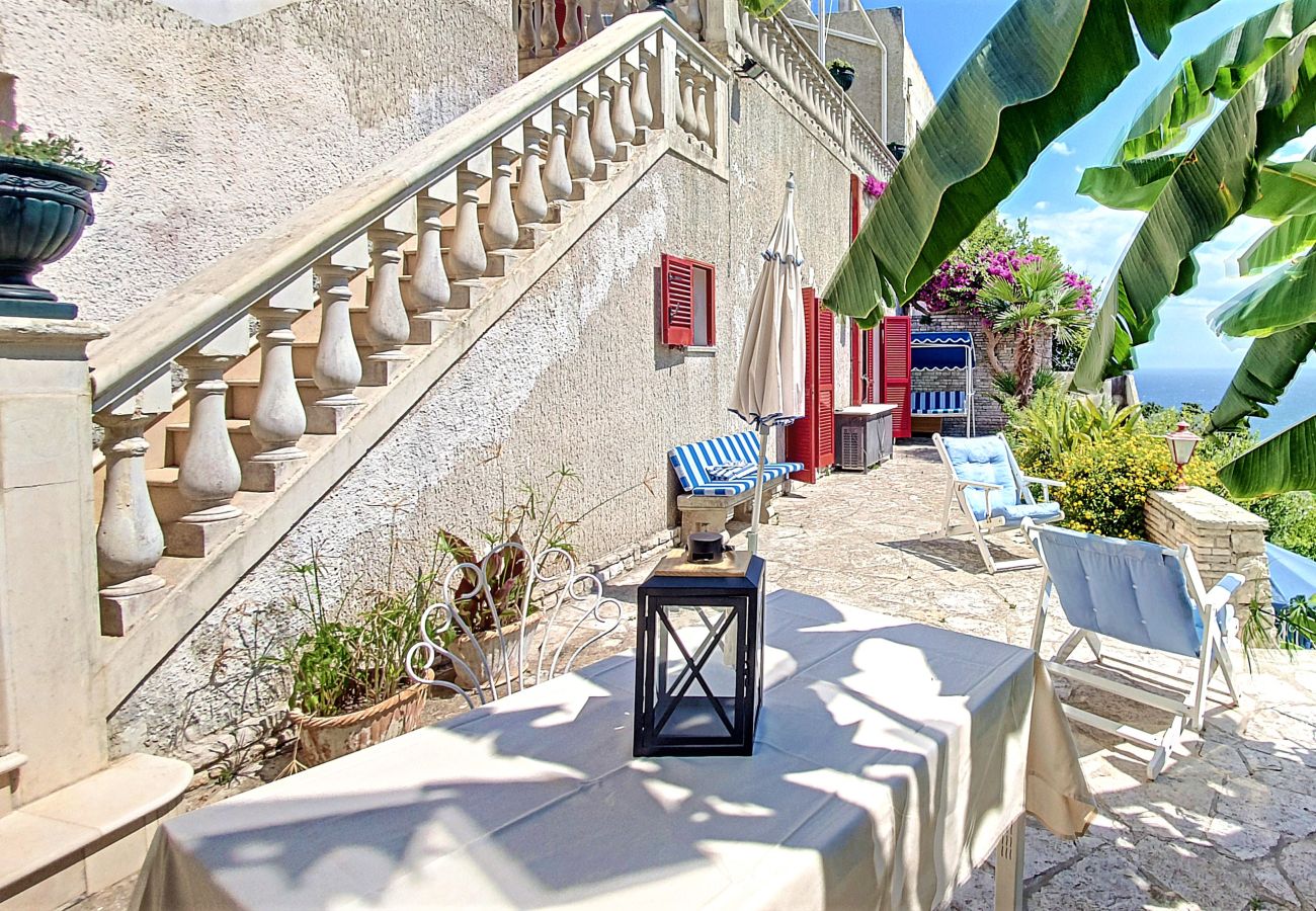 Casa a Castro - Antica casa nel castro: jacuzzi vista mare strepitosa
