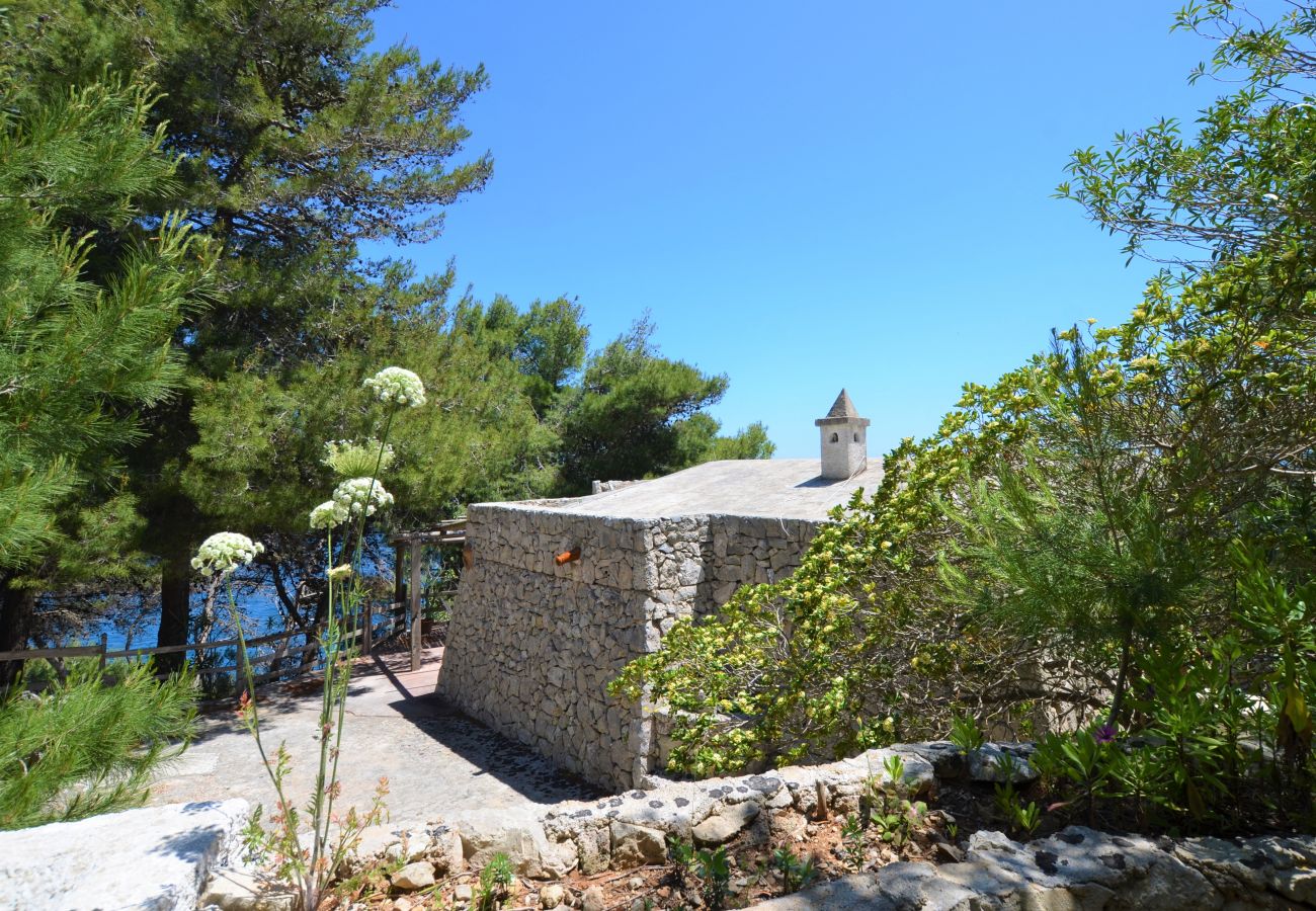 Trullo in Castro - Working from home? Trullo with sea access and business wifi (house F)