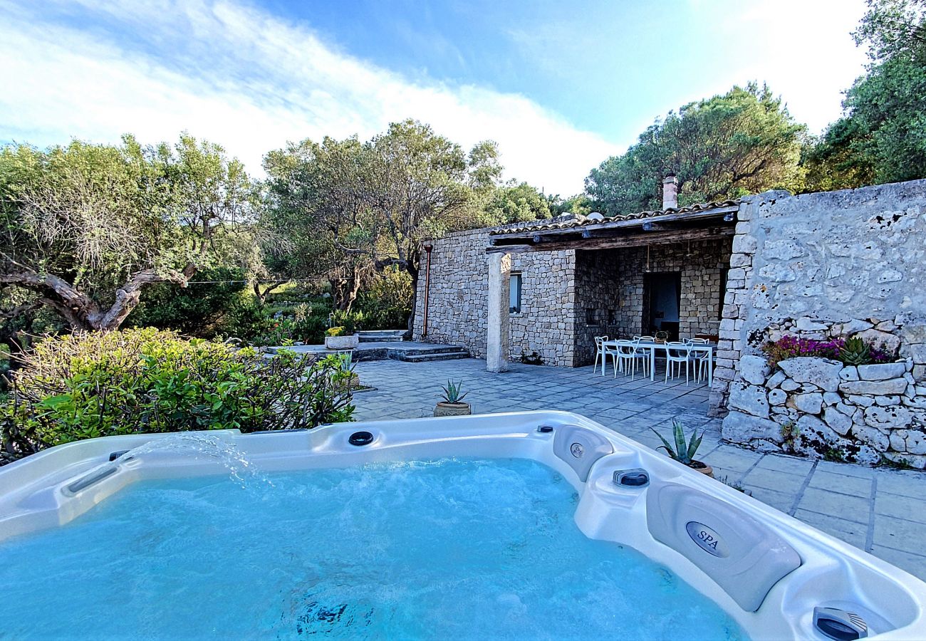 House in Corsano - Sea access and heated outdoor whirlpool at stone villa